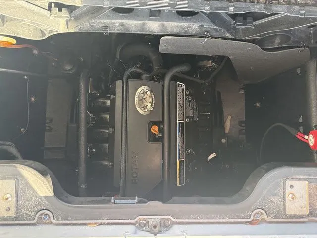 Slide: The Image of Sea-Doo Switch® Sport Compact - 170 hp Galvanized 2024 - 9