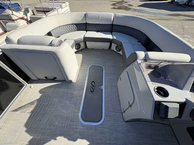 Slide: The Image of Harris Sunliner 210 2021 - 10