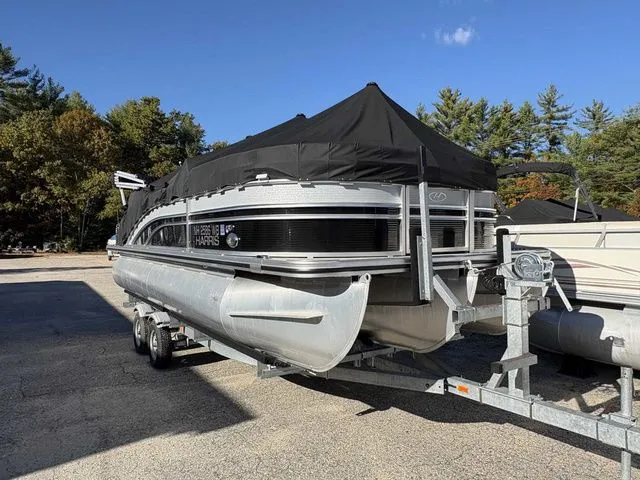 Slide: The Image of Harris Sunliner 210 2021 - 3