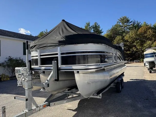 Slide: The Image of Harris Sunliner 210 2021 - 4