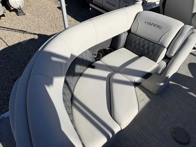 Slide: The Image of Harris Sunliner 210 2021 - 7