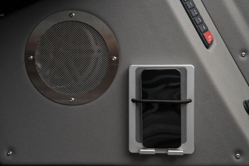 Slide: The Image of Ranger 622FS Pro 2026 - 40