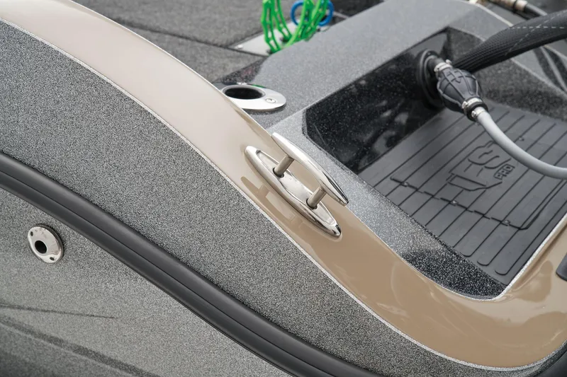 Slide: The Image of Ranger 622FS Pro 2026 - 72