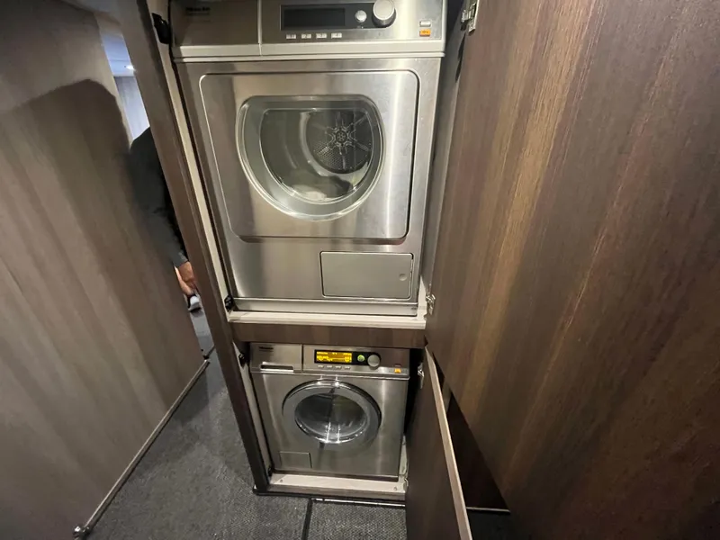 Slide: The Image of Azimut Grande 27M 2019 - 80