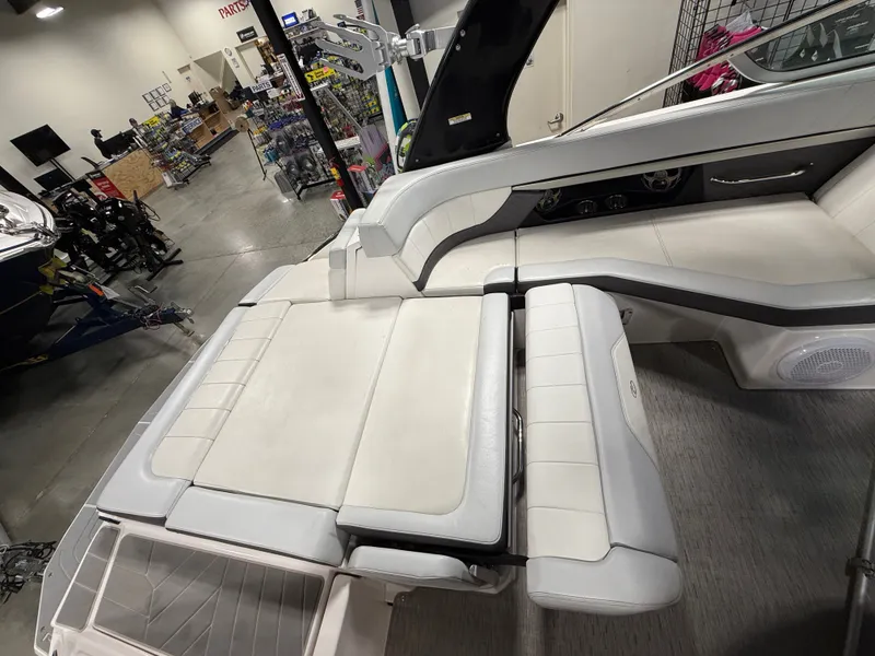 Slide: The Image of Regal 24 FasDeck 2014 - 16