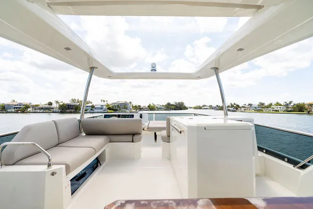 Slide: The Image of Prestige 460 2019 - 173