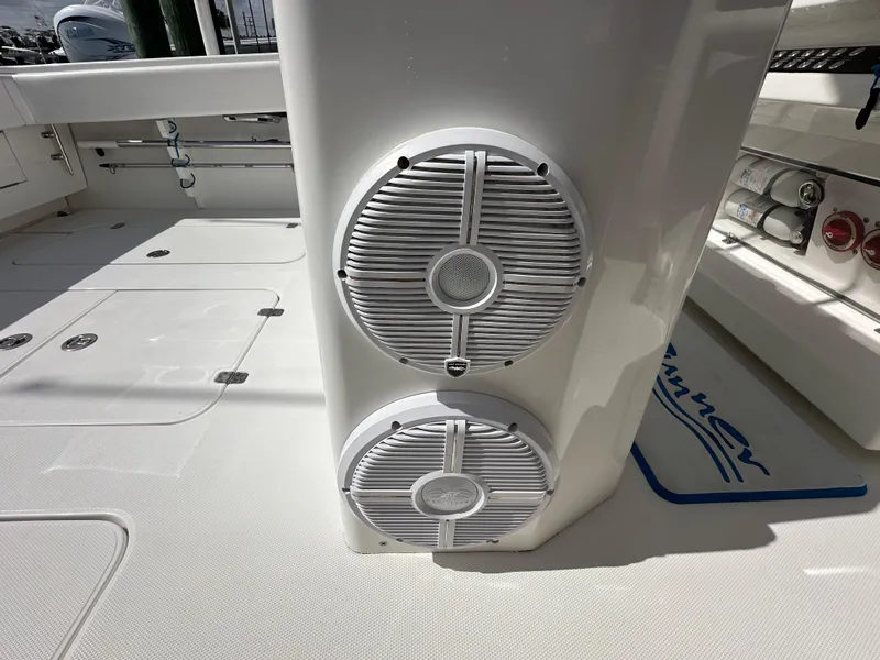 Slide: The Image of 2006 Island Runner 35 boat interior with dual marine speakers. - 19