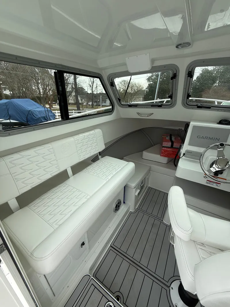 Slide: The Image of Parker Marine 227 Explorer 2026 - 6