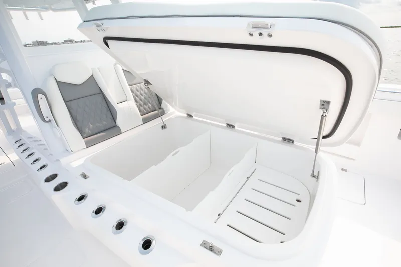 Slide: The Image of Invincible 35 Catamaran 2024 - 18