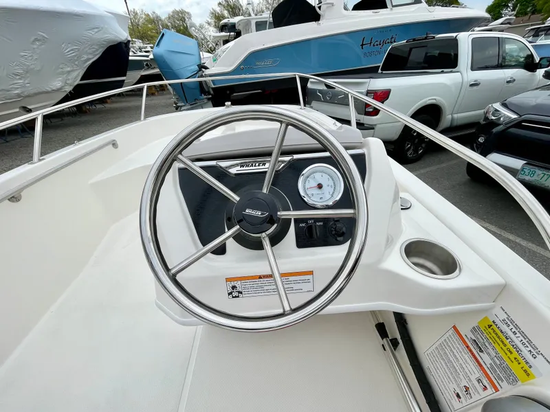 Slide: The Image of Boston Whaler 130 Super Sport 2026 - 6