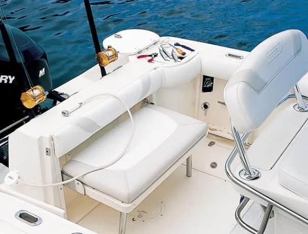 Slide: The Image of Outboard motor of a 2008 Boston Whaler 270 Outrage on dry land. - 5