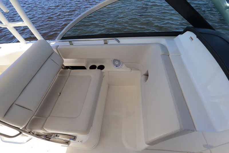 Slide: The Image of Boston Whaler 230 VANTAGE 2017 - 19