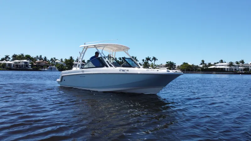 Slide: The Image of Boston Whaler 230 VANTAGE 2017 - 2