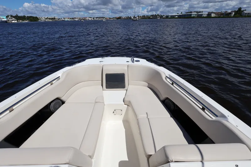 Slide: The Image of Boston Whaler 230 VANTAGE 2017 - 28