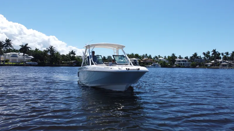 Slide: The Image of Boston Whaler 230 VANTAGE 2017 - 3