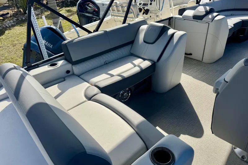 Slide: The Image of 2026 Avalon Catalina Platinum Versatile Rear Bench with luxurious seating and modern design. - 16