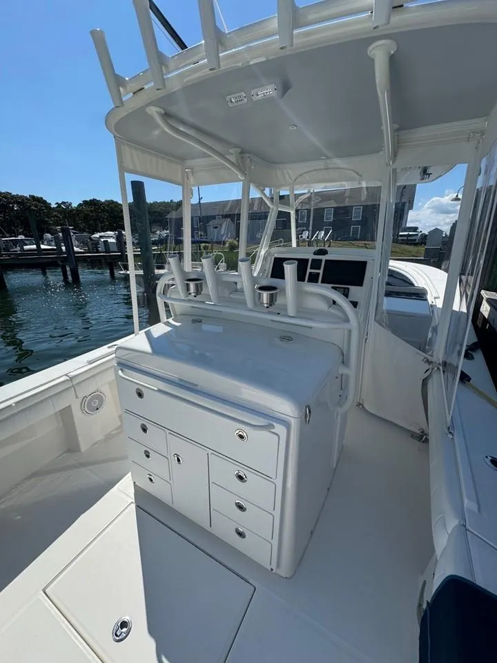 Slide: The Image of TACKLE CENTER/ PAINTED UNDERSIDE TTOP - 33