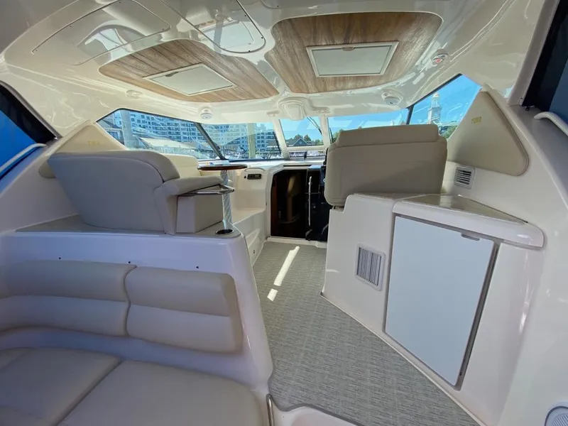 Slide: The Image of Interior of a 2009 Tiara Yachts 4300 Sovran with luxurious design. - 11
