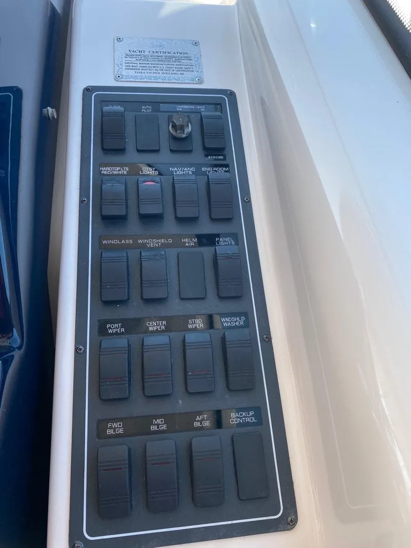 Slide: The Image of Control panel of Tiara Yachts 4300 Sovran 2009. - 6
