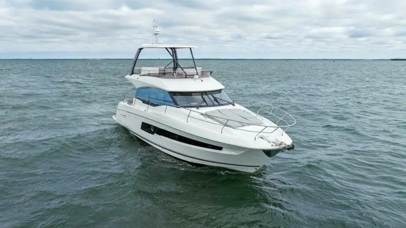 The Image of 2024 46 Prestige Flybridge - Profile - 0