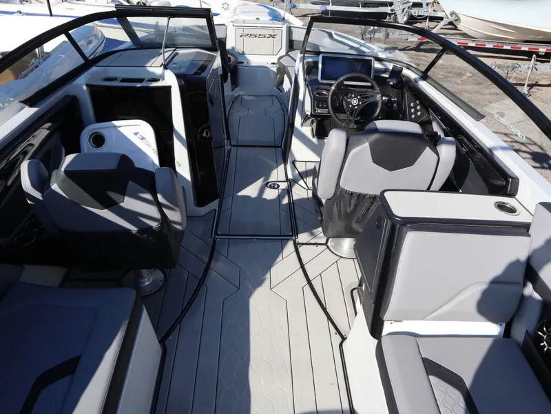 Slide: The Image of Yamaha 255XE 2024 - 3