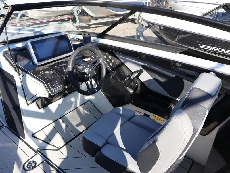 Slide: The Image of Yamaha 255XE 2024 - 4