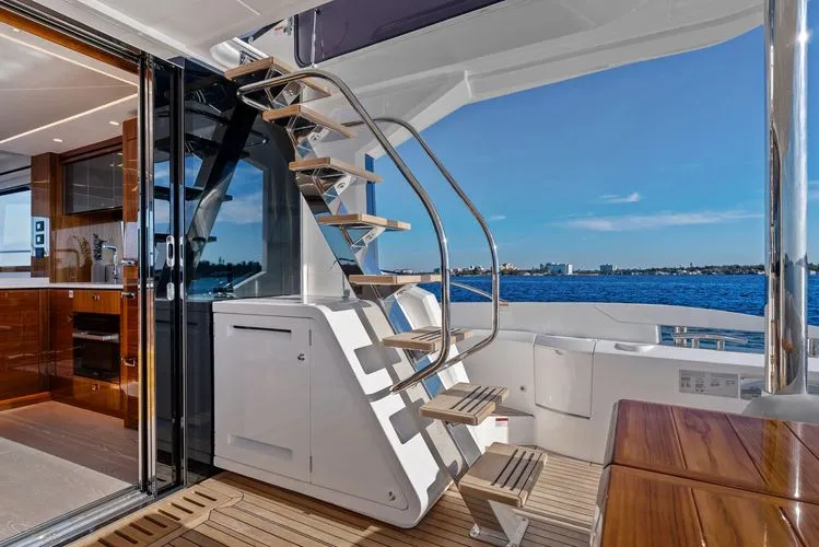 Slide: The Image of 2025 Sunseeker Manhattan 68 - Image 42 - 42