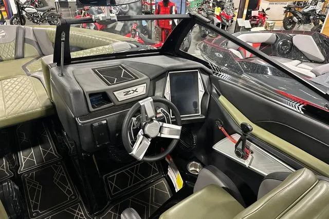 Slide: The Image of Tigé 25ZX 2023 - 12