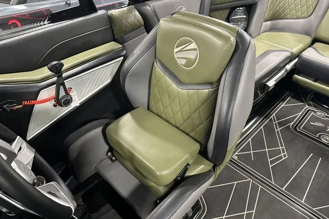 Slide: The Image of Tigé 25ZX 2023 - 13