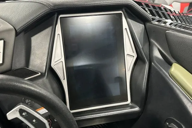 Slide: The Image of Tigé 25ZX 2023 - 14