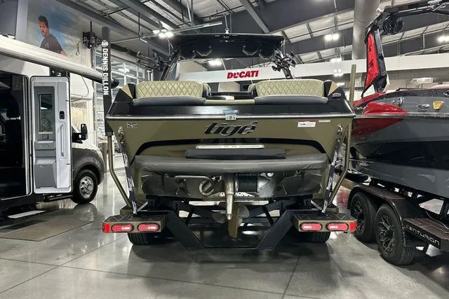 Slide: The Image of Tigé 25ZX 2023 - 2