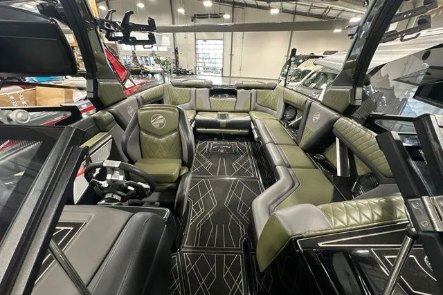 Slide: The Image of Tigé 25ZX 2023 - 6