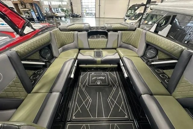 Slide: The Image of Tigé 25ZX 2023 - 7