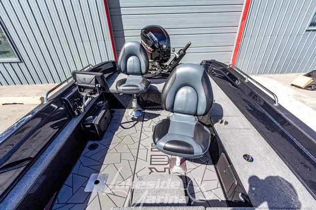 Slide: The Image of Recon 895 Tiller 2025 - 23