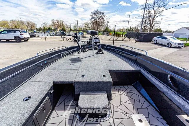 Slide: The Image of Recon 895 Tiller 2025 - 24