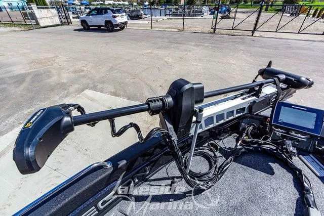 Slide: The Image of Recon 895 Tiller 2025 - 30