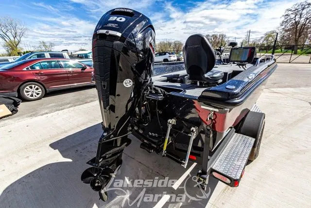 Slide: The Image of Recon 895 Tiller 2025 - 4