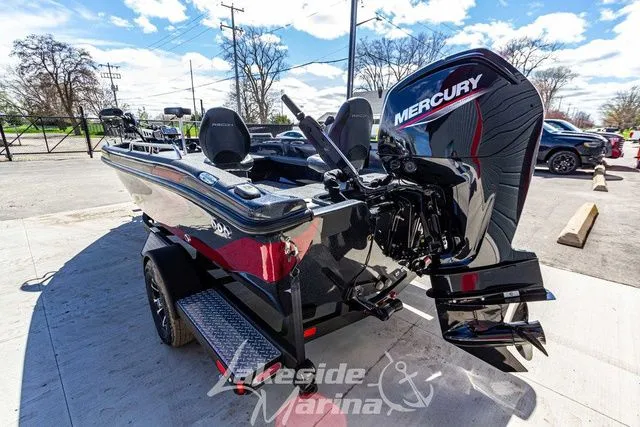 Slide: The Image of Recon 895 Tiller 2025 - 6