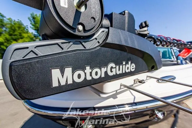 Slide: The Image of Chaparral 21 SSi Ski & Fish 2025 - 11