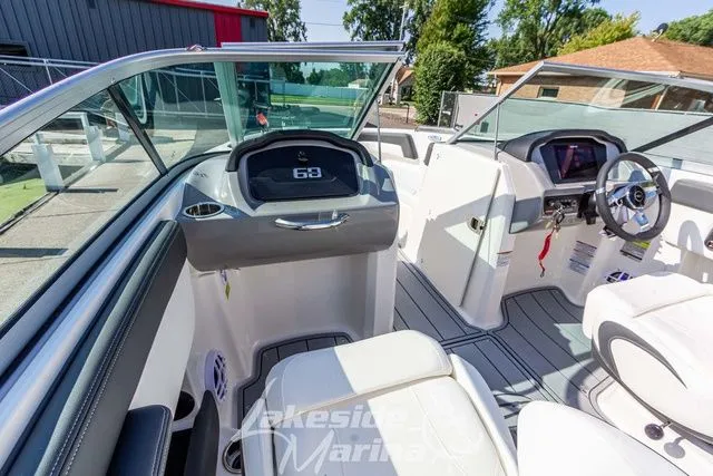 Slide: The Image of Chaparral 21 SSi Ski & Fish 2025 - 23