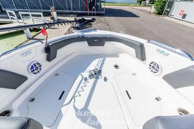 Slide: The Image of Chaparral 21 SSi Ski & Fish 2025 - 30