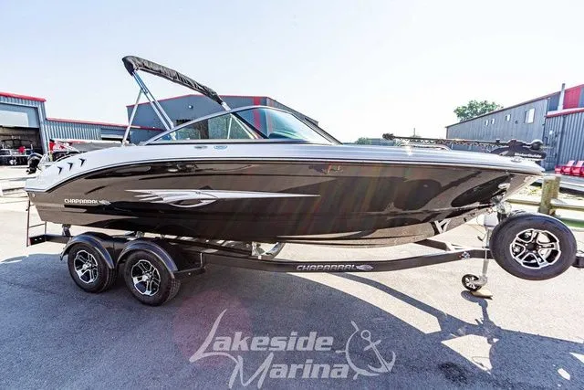 Slide: The Image of Chaparral 21 SSi Ski & Fish 2025 - 9