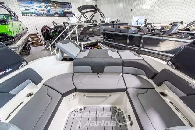 Slide: The Image of Chaparral 23 SSi 2026 - 15