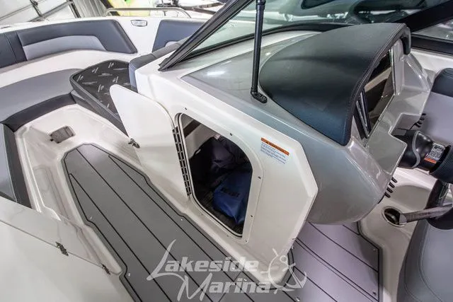 Slide: The Image of Chaparral 23 SSi 2026 - 24