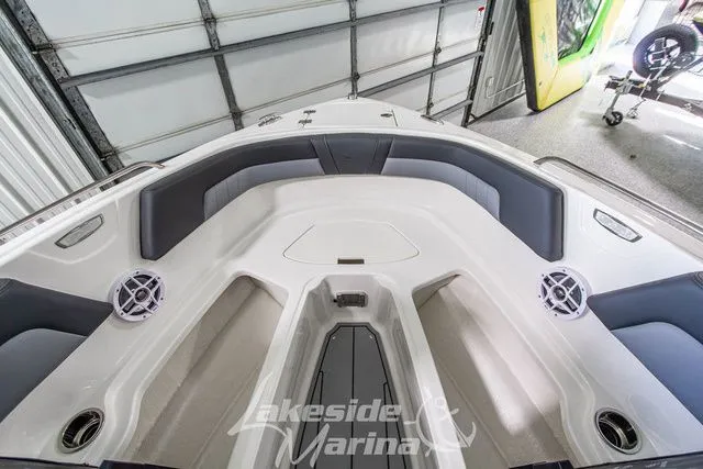 Slide: The Image of Chaparral 23 SSi 2026 - 28