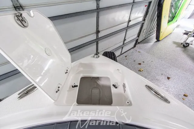 Slide: The Image of Chaparral 23 SSi 2026 - 30