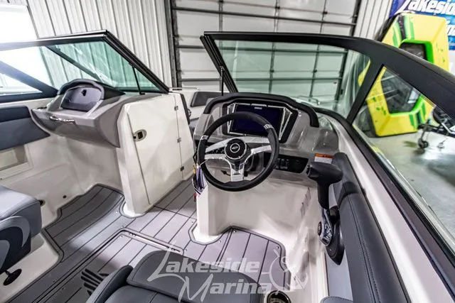 Slide: The Image of Chaparral 23 SSi 2026 - 19