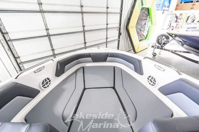 Slide: The Image of Chaparral 21 SSi 2026 - 28