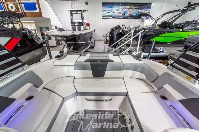 Slide: The Image of Chaparral 23 SSi 2025 - 13