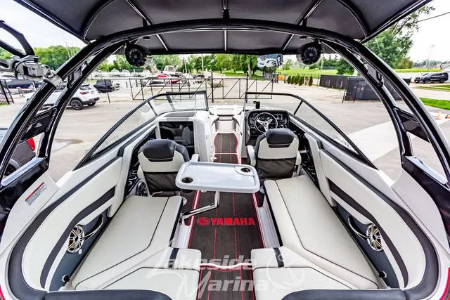 Slide: The Image of Yamaha 242 Limited S E-Series 2016 - 15